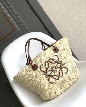L Anagram Basket Bag in Medium