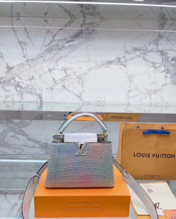 Loiu capucines mini bag in ombre effect.