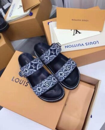 Loiu Bom Dia flat sandal (black/blue).