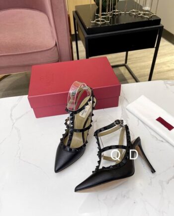 V Garavani Rockstud Ankle Strap Pumps