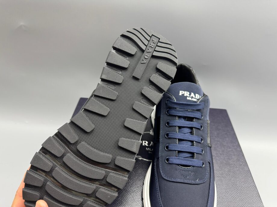 PRDA Men Shoes in Size 9 | Master Quality