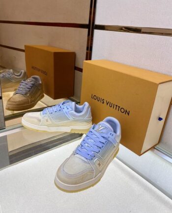 Loui vintage basketball sneakers.