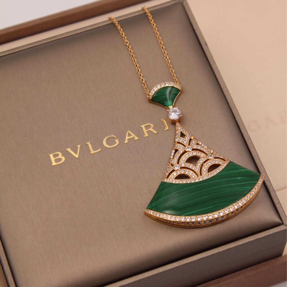 Blgari Divas Dream Necklace | green and gold.