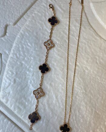 VC Clover Shaped motif in bracelet+necklace (black and gold).