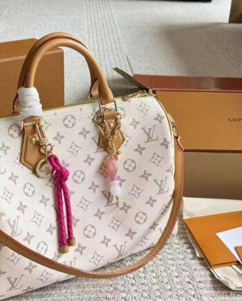 Loiu Speedy Soft 30 Lucky handbag.
