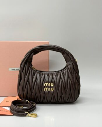 MM Wander Small Leather Shoulder Bag in the color Radica