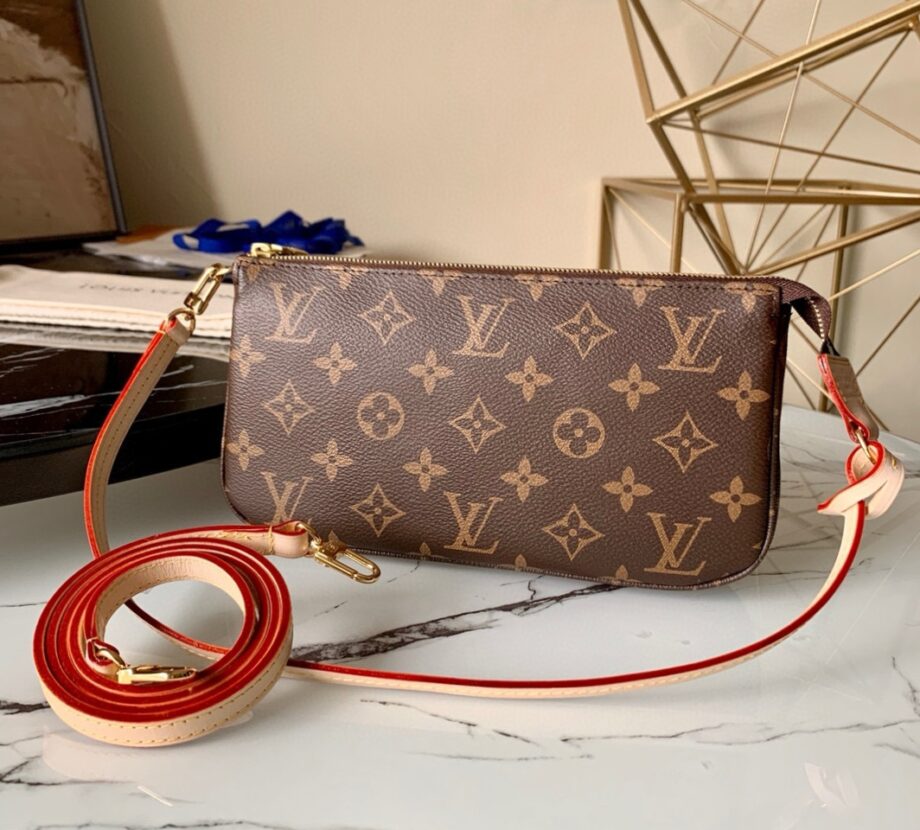 Loiu Pouch Damier Ebene |signature Monogram Pattern.