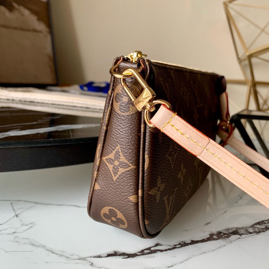 Loiu Pouch Damier Ebene |signature Monogram Pattern.