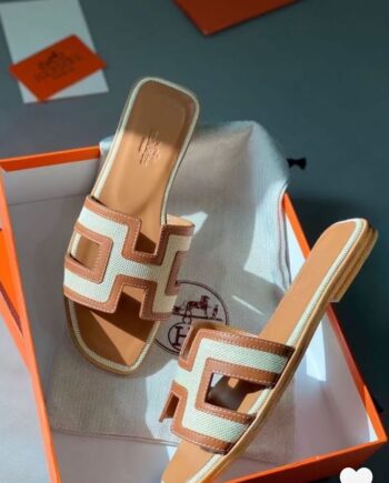 Hērmēs Oran Sandals Beige Dore