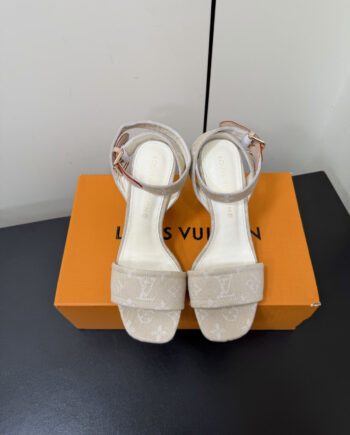 Lōūīs Vūīttōn Silhouette Sandals Ivory