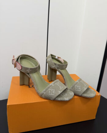 Lōūīs Vūīttōn Silhouette Sandals Light Green