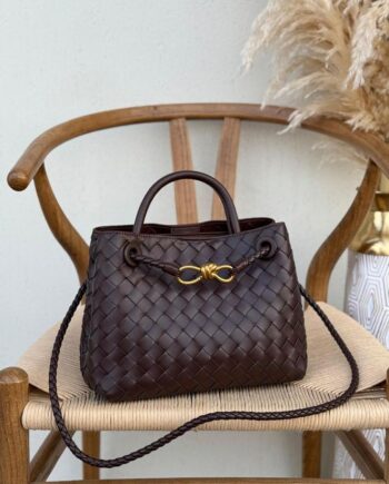 Bōttēgā Vēnētā Andiamo Bag (Fondant color)